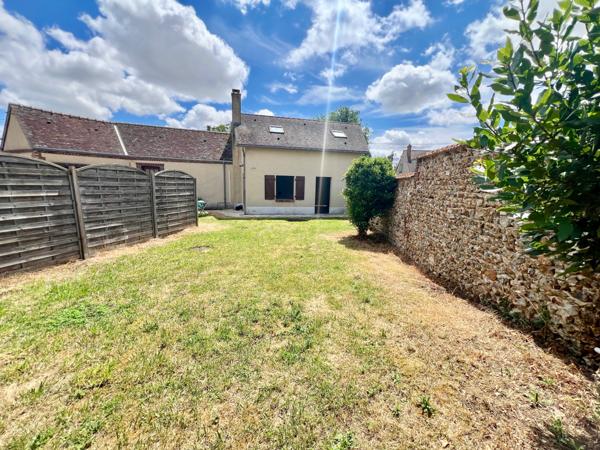 Entre SAINT-REMY-SUR-AVRE et DREUX  - Maison à louer de 76 m², dépendance, garage et jardin