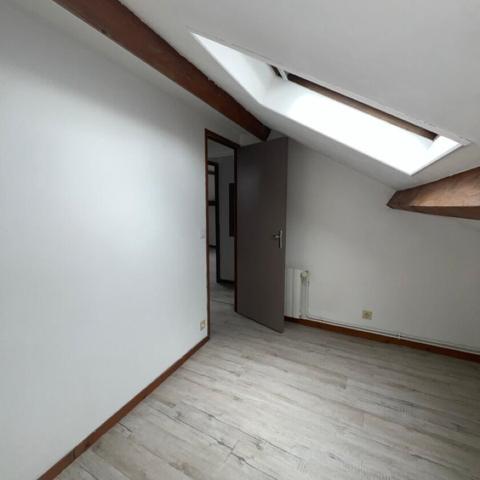 Entre SAINT-REMY-SUR-AVRE et DREUX  - Maison à louer de 76 m², dépendance, garage et jardin