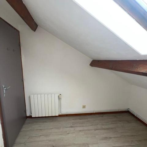 Entre SAINT-REMY-SUR-AVRE et DREUX  - Maison à louer de 76 m², dépendance, garage et jardin