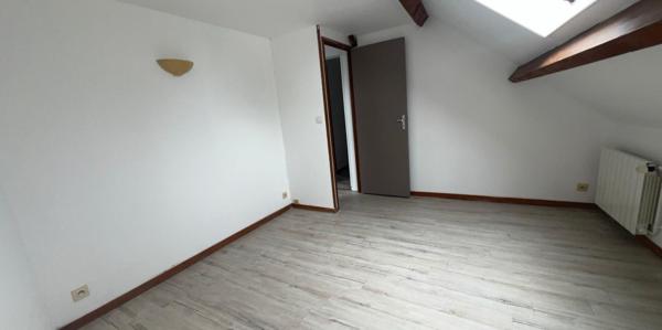 Entre SAINT-REMY-SUR-AVRE et DREUX  - Maison à louer de 76 m², dépendance, garage et jardin