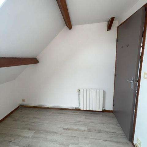 Entre SAINT-REMY-SUR-AVRE et DREUX  - Maison à louer de 76 m², dépendance, garage et jardin