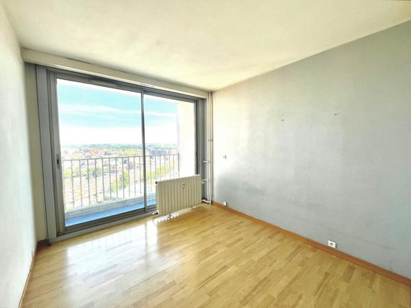 Appartement T3 - Métro Euroteleport