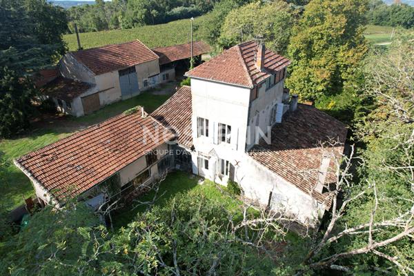 Ancienne ferme à vendre à Espiens avec terrain de 4.7 Hectares