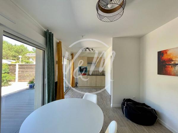 Maison à vendre Audenge- Maison contemporaine de plain-pied avec T2 attenant et jacuzzi sur une parcelle au calme d'environ 440m² AUDENGE