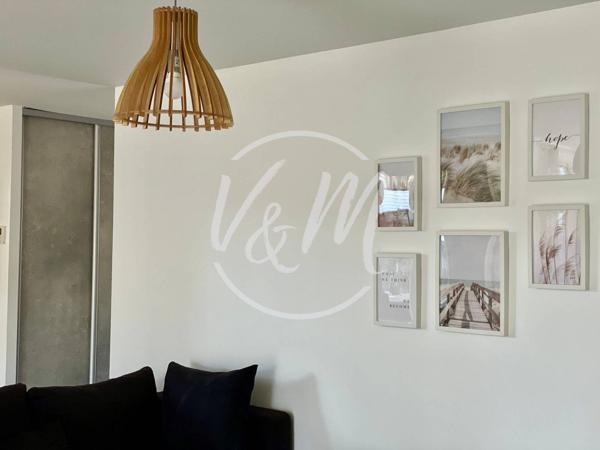 Maison à vendre Audenge- Maison contemporaine de plain-pied avec T2 attenant et jacuzzi sur une parcelle au calme d'environ 440m² AUDENGE