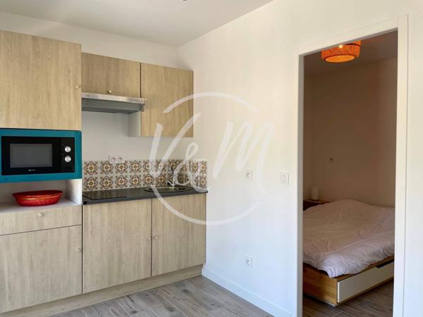 Maison à vendre Audenge- Maison contemporaine de plain-pied avec T2 attenant et jacuzzi sur une parcelle au calme d'environ 440m² AUDENGE