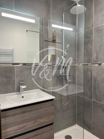 Maison à vendre Audenge- Maison contemporaine de plain-pied avec T2 attenant et jacuzzi sur une parcelle au calme d'environ 440m² AUDENGE
