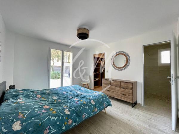 Maison à vendre Audenge- Maison contemporaine de plain-pied avec T2 attenant et jacuzzi sur une parcelle au calme d'environ 440m² AUDENGE