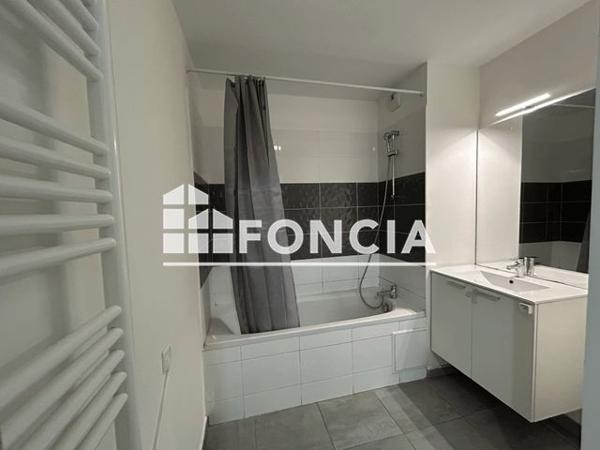 Location Appartement 3 pièces 59.2 m² - 8 AVENUE DE LA PETITE MER Vitrolles 13127