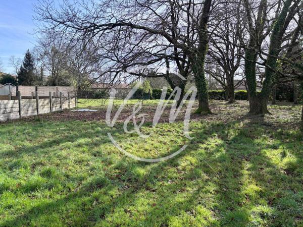 EXCLUSIVITE!! Terrain à vendre LANTON- Terrain constructible viabilisé de 2232 m² avec fort potentiel à Lanton proche centre et Bassin dans environnement calme LANTON CENTRE