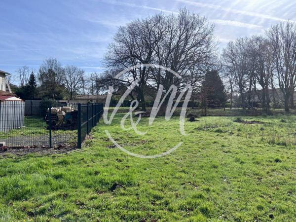 EXCLUSIVITE!! Terrain à vendre LANTON- Terrain constructible viabilisé de 2232 m² avec fort potentiel à Lanton proche centre et Bassin dans environnement calme LANTON CENTRE