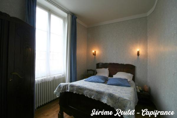 Dpt Vienne (86), à vendre Champigny-En-Rochereau maison P8 de 220 m² - Terrain de 1 017,00 m²