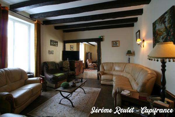 Dpt Vienne (86), à vendre Champigny-En-Rochereau maison P8 de 220 m² - Terrain de 1 017,00 m²