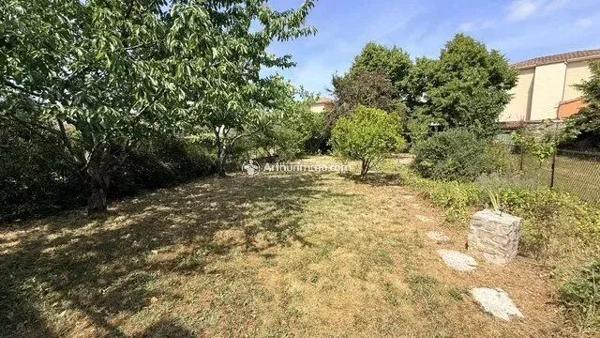 Vente                                                      Maison
                        
                     7 pièces                      184 m2                     à Millau
