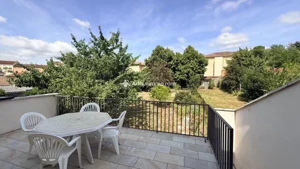 Vente                                                      Maison
                        
                     7 pièces                      184 m2                     à Millau