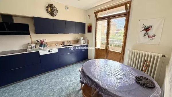 Vente                                                      Maison
                        
                     7 pièces                      184 m2                     à Millau
