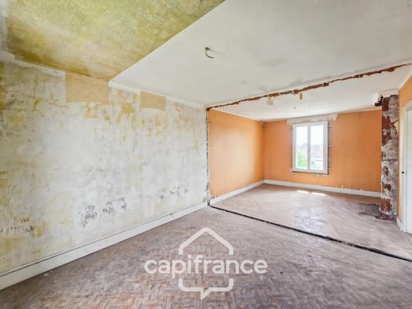 IMPHY (58) - Duplex 75 m² à rénover - Accès privatif, garage et cour
