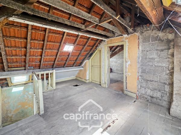 IMPHY (58) - Duplex 75 m² à rénover - Accès privatif, garage et cour