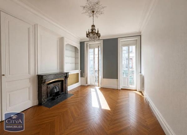 Appartement à louer 4 pièces 82.01m² Lyon 7e Arrondissement (69007)