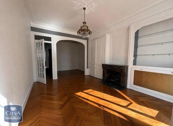 Appartement à louer 4 pièces 82.01m² Lyon 7e Arrondissement (69007)