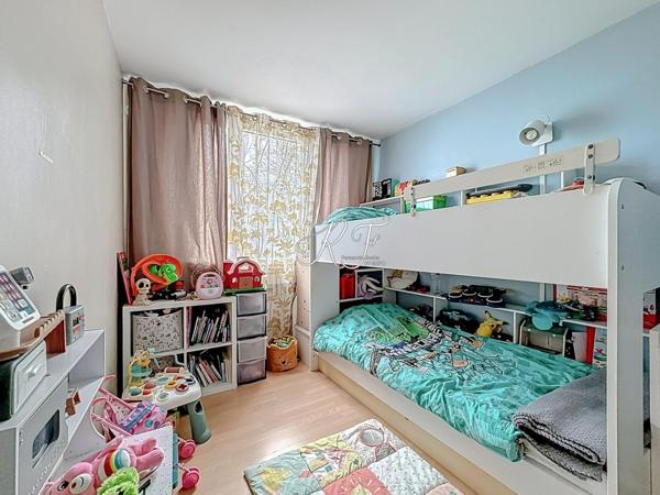 appartement familiale avec 2 chambres et dressing