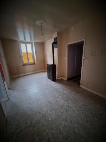 Maison de village 246 M² , boutique et logement