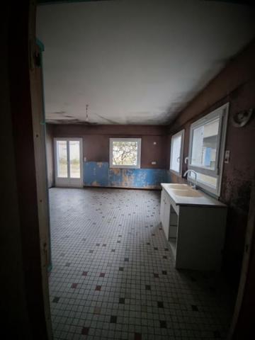 Maison de village 246 M² , boutique et logement