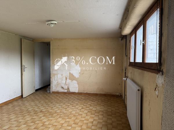 Maison
                                                                                                                                                                                                                                                                                                                        5 pièce(s)                                                                                                                                                                                                          5 chambre(s)                                                                                                                                                                                                          121  m²