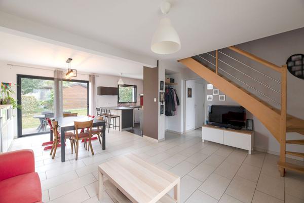 EXCLUSIVITE - MAISON SAINT ERBLON - 4 CHAMBRES - CALME ET CONFORT !!!