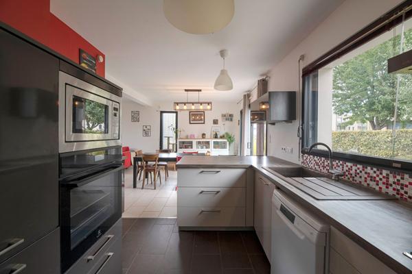 EXCLUSIVITE - MAISON SAINT ERBLON - 4 CHAMBRES - CALME ET CONFORT !!!