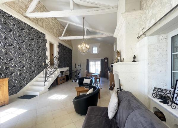 Propriete à vendre 10 pièces proche de ANGOULEME (16)