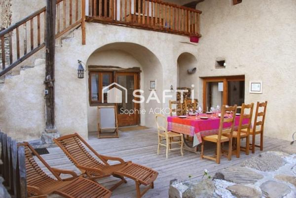 Maison d'exception aux pieds du Parc National des Ecrins