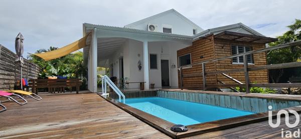 Maison 5 pièces de 134 m² à Sainte-Anne (97180)