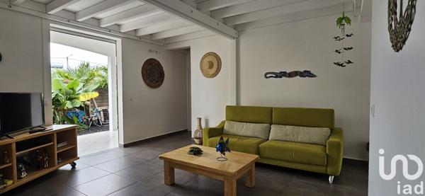 Maison 5 pièces de 134 m² à Sainte-Anne (97180)