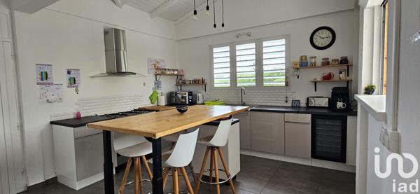 Maison 5 pièces de 134 m² à Sainte-Anne (97180)