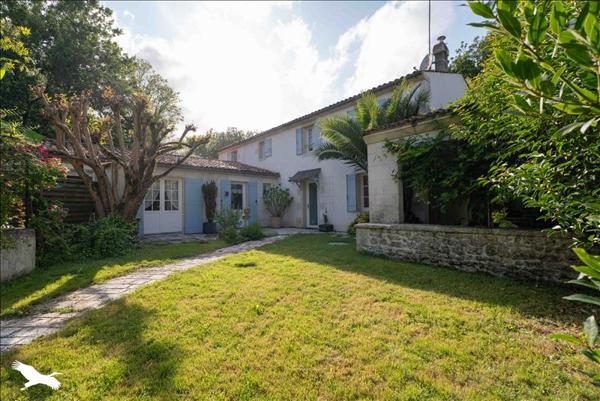 Maison à vendre |  Jonzac |  7 pièces | 250 m²