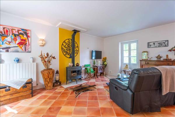 Maison à vendre |  Jonzac |  7 pièces | 250 m²