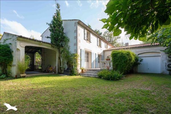 Maison à vendre |  Jonzac |  7 pièces | 250 m²