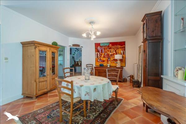 Maison à vendre |  Jonzac |  7 pièces | 250 m²