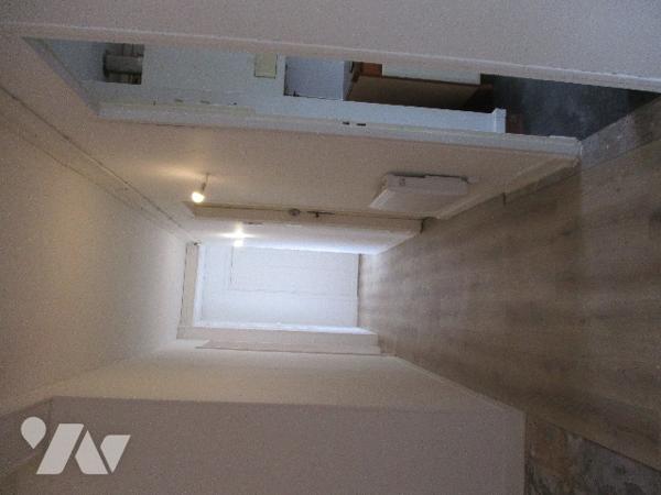 VOUZIERS, un appartement de type F3 au 2ème étage avec cave, grenier et petit terrain.