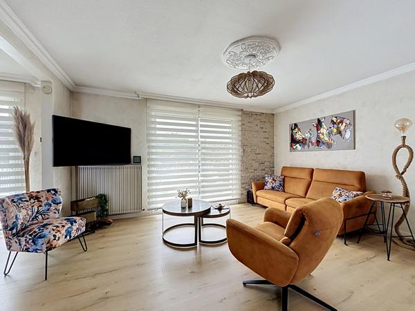 MAISON VIE DE PLAIN PIED AVEC 3 CHAMBRES EN RDC ET 2 A L ETAGE JARDIN GARAGE Saint barthelemy d anjou