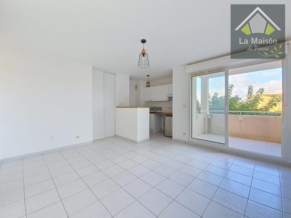 Appartement Type 1, 28m2, terrasse et place de stationnement privative