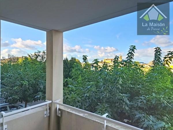 Appartement Type 1, 28m2, terrasse et place de stationnement privative