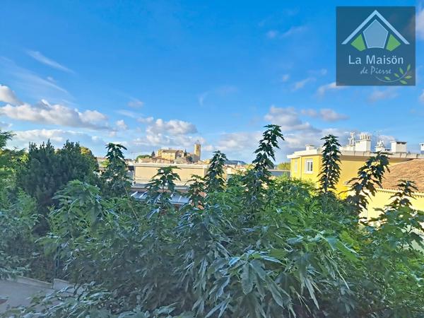 Appartement Type 1, 28m2, terrasse et place de stationnement privative