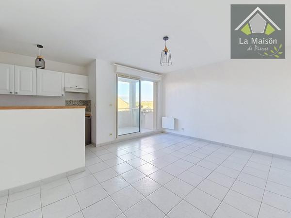Appartement Type 1, 28m2, terrasse et place de stationnement privative