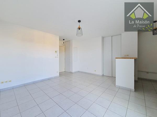 Appartement Type 1, 28m2, terrasse et place de stationnement privative
