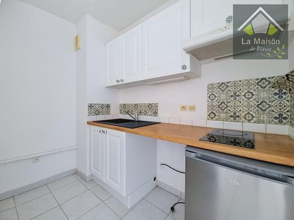 Appartement Type 1, 28m2, terrasse et place de stationnement privative