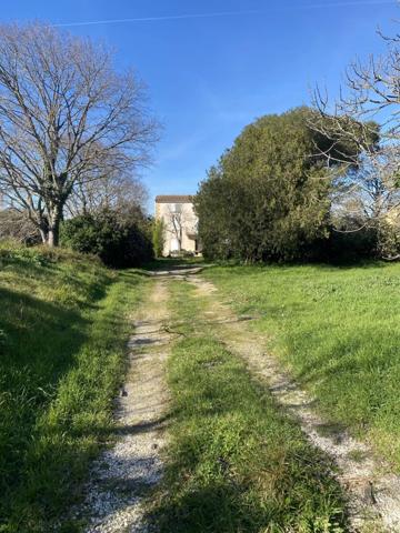 Vente Maison 6 pièces 228 m2 à Grans