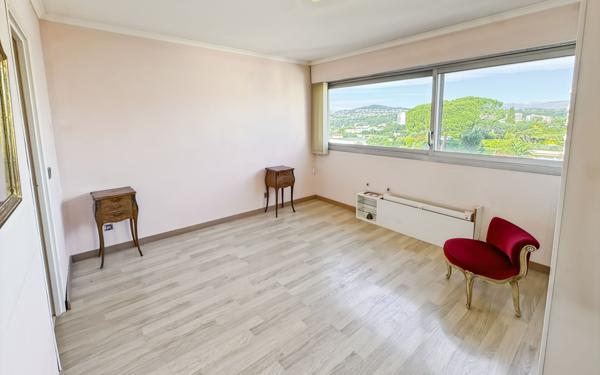 Appartement à vendre    3 pièces • 58,22 m2 Antibes