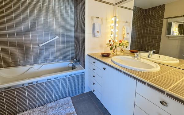 Appartement à vendre    3 pièces • 58,22 m2 Antibes
